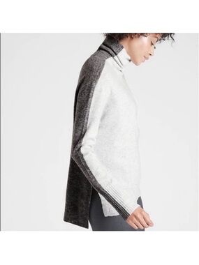 Athleta Transit Wool Blend Colorblock Turtleneck Sweater Sz M High Low Hem Slits